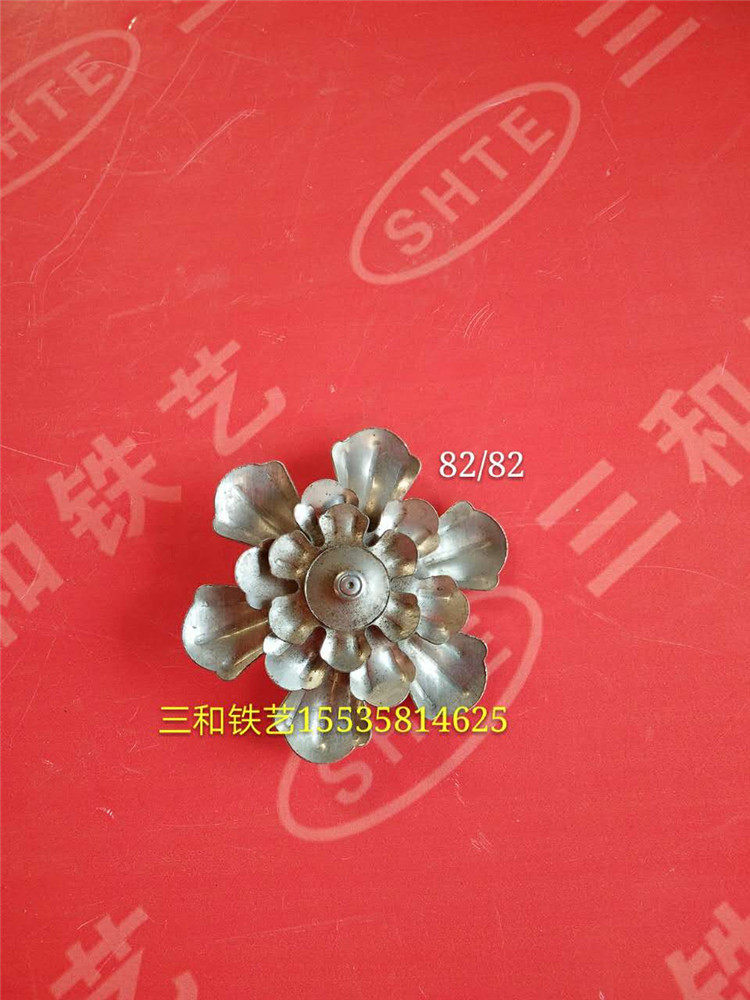 Three-and-iron art gate railing accessories flush pressure iron sheet iron art Mudan flowers iron art decoration flowers