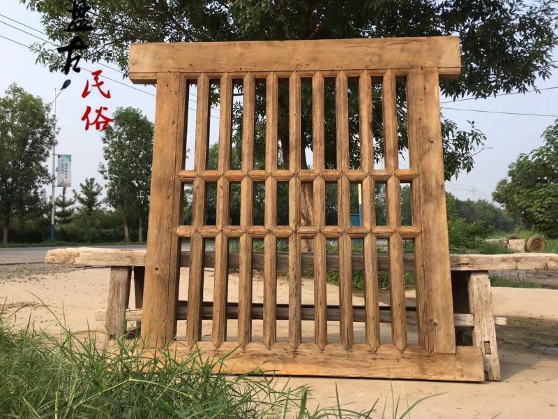 Nostalgic old fashioned flower lattice window Ming clear old wood carved window comeback ancient door flower window decorations folk old objects