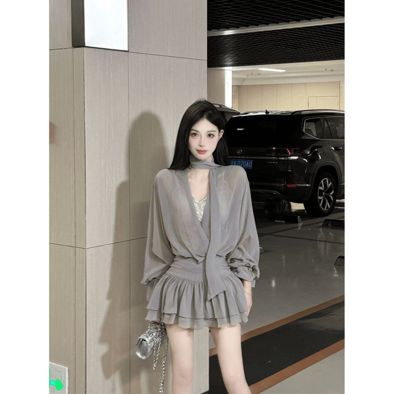 Pure Desire Style Niche Dress Women's Autumn and Winter Bell Sleeve Waist-Cinching A-Line Petite Slightly Sheer Ribbon Tea Break Short Dress