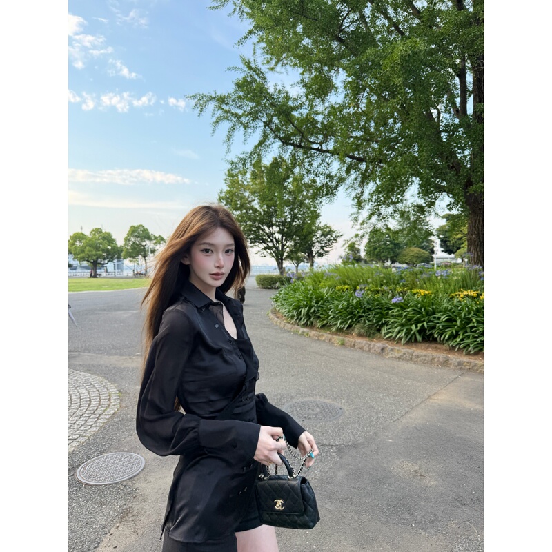 Yangzifan's "Hera Meishen" Vintage-Style Light Luxury Heavy-Duty Satin Shirt for Women, V-Neck Ruffled Top Yangzifan's "Hera Meishen" Vintage-Style Light Luxury Heavy-Duty Satin Shirt for Women, V-Neck Ruffled Top