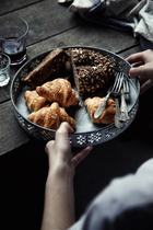  Retro old round hexagonal hollow pattern flower pattern tray bread tray Fruit blue storage