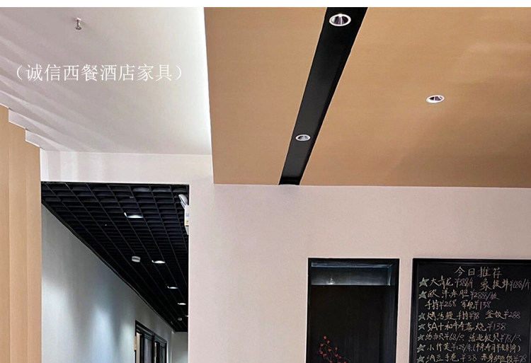 Впереди таблица суши и председатель.