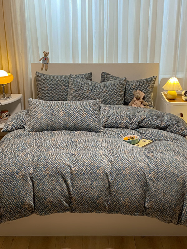 Milk Velvet Four-Piece Bedding Set, Thickened Double-Sided Winter Coral Flannel Duvet Cover and Bed Sheet Set, 4-Piece Set