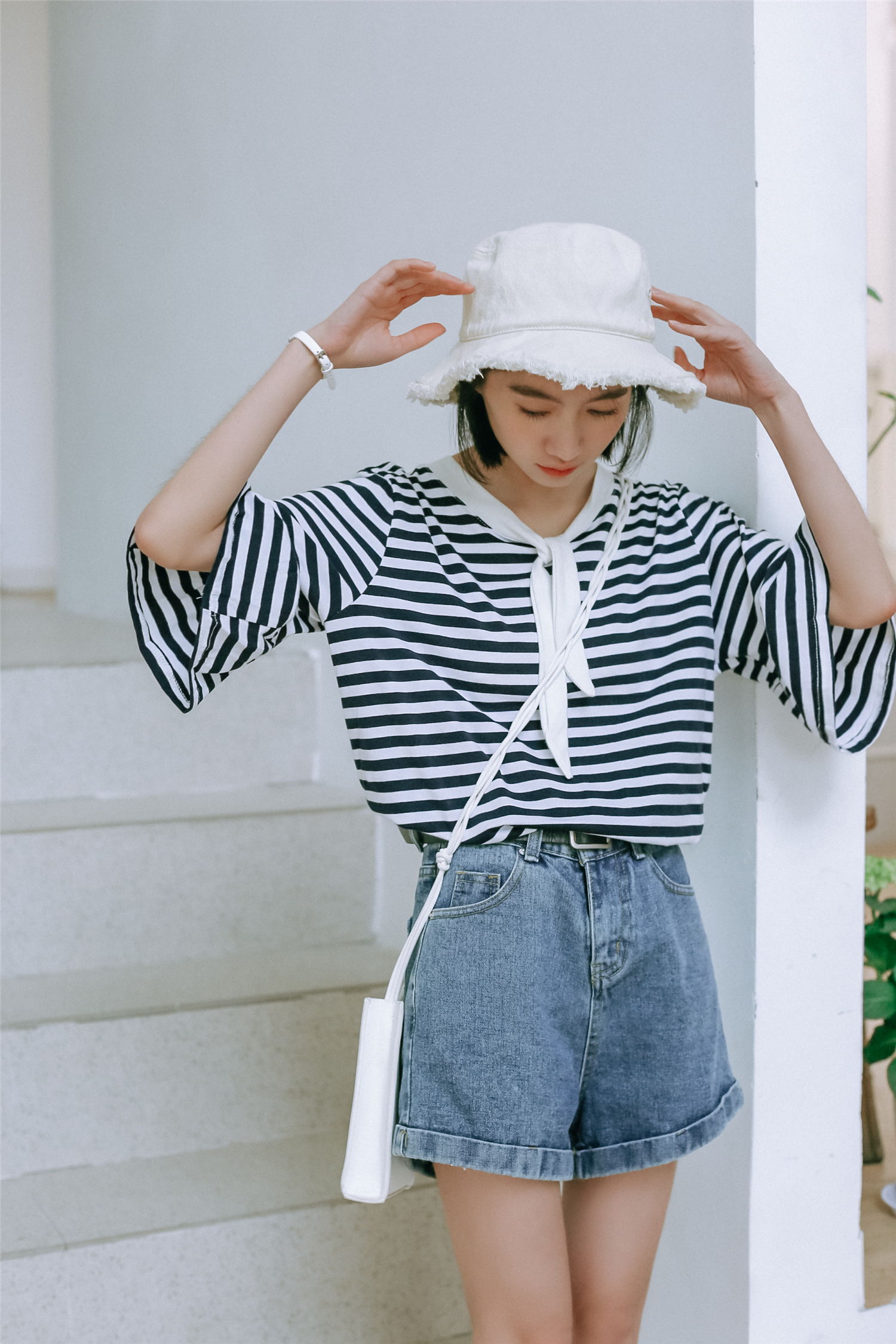 VK旗艦店 韓系新款條紋撞色領帶短袖上衣