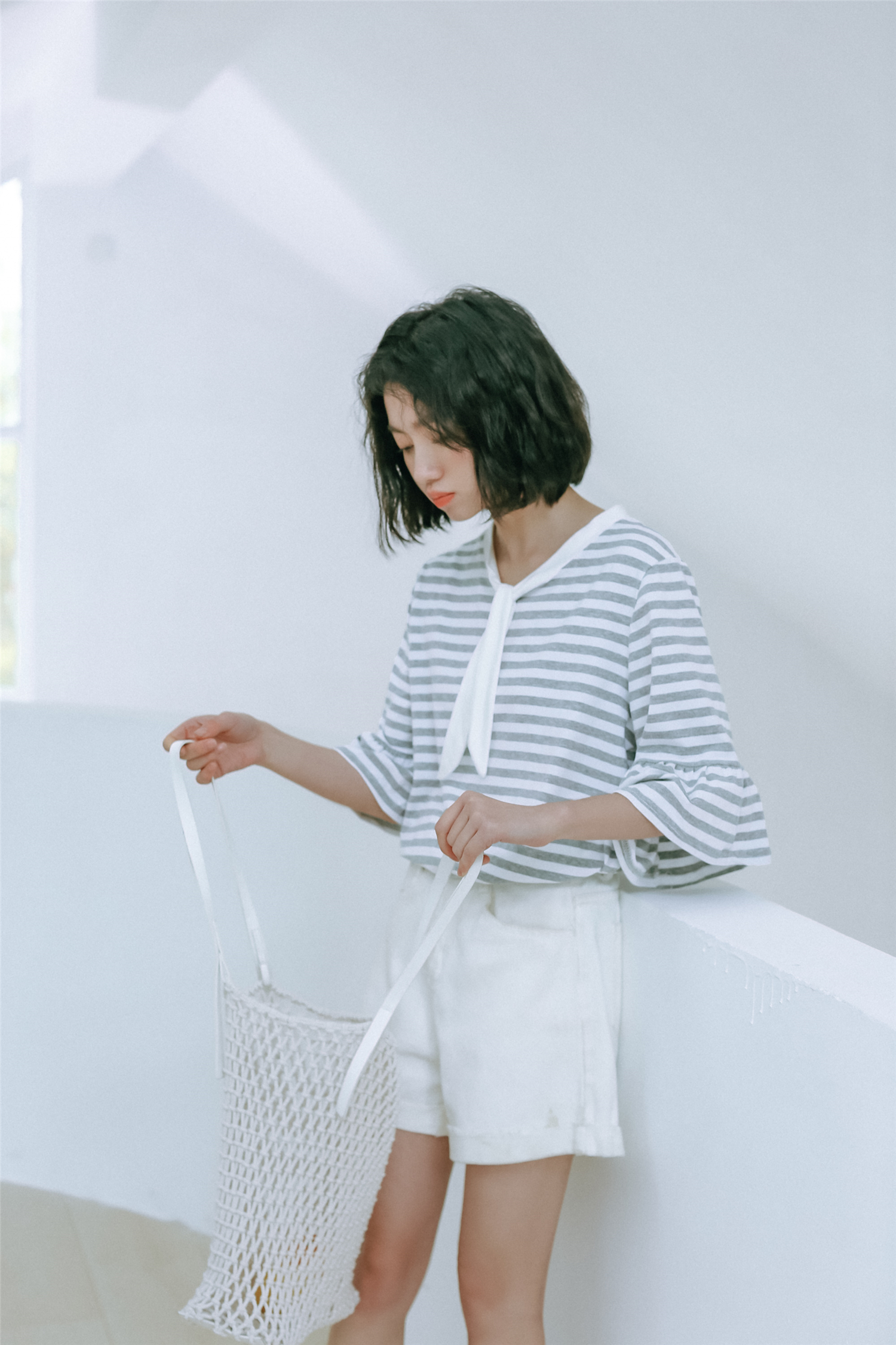 VK旗艦店 韓系新款條紋撞色領帶短袖上衣