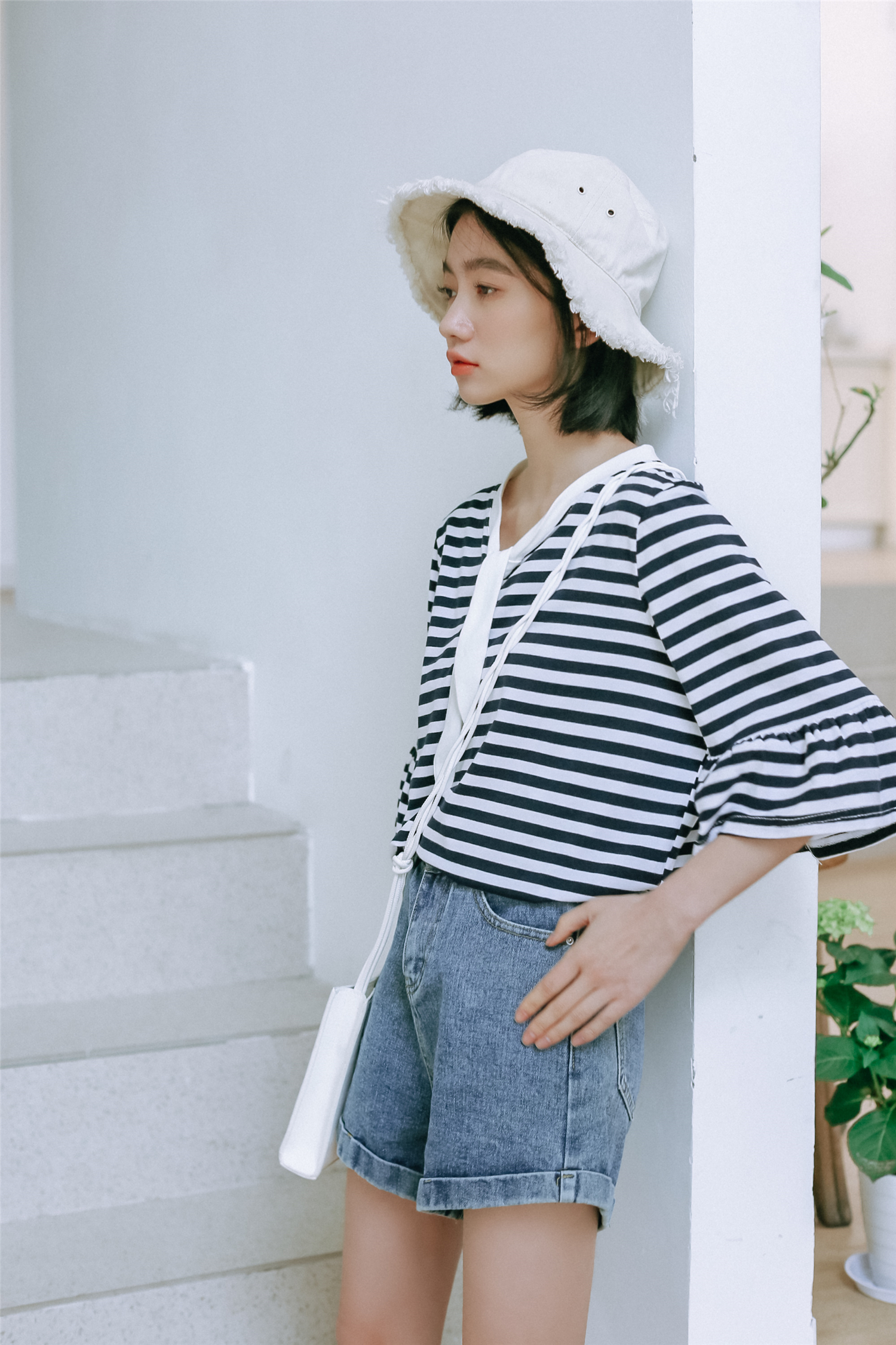 VK旗艦店 韓系新款條紋撞色領帶短袖上衣