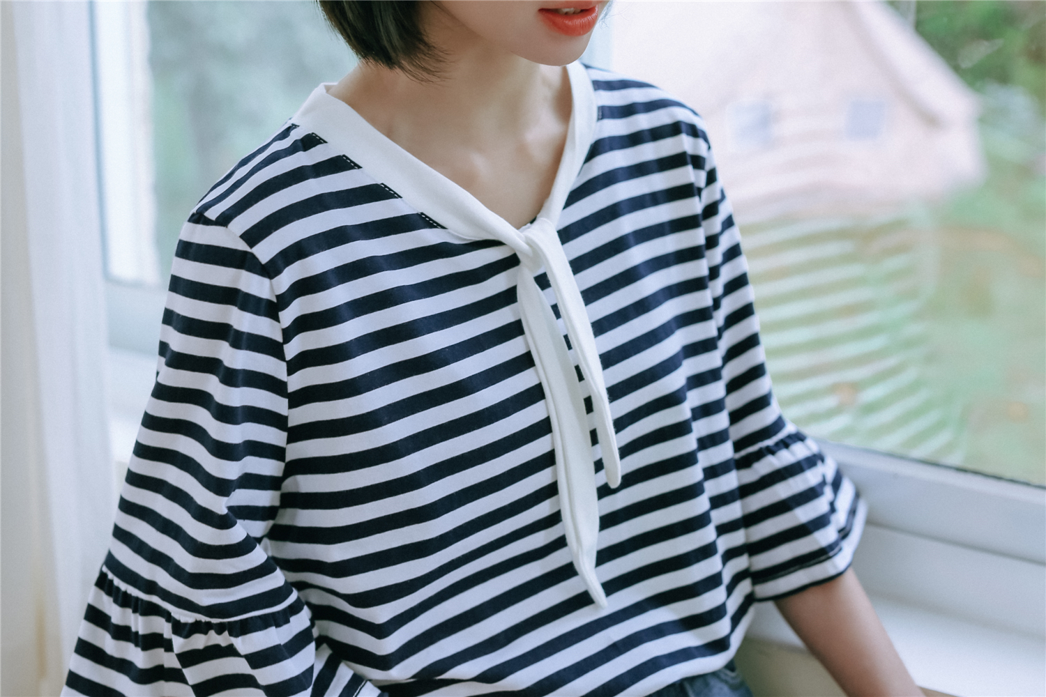 VK旗艦店 韓系新款條紋撞色領帶短袖上衣