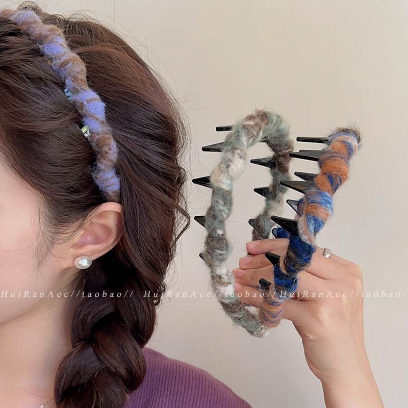 新しいカラフルなウールのウェーブのかかったヘアフープ、毛皮で覆われたニットのヘアアクセサリー、女性用ハイスカルヘッドフープ、洗顔ヘアピン