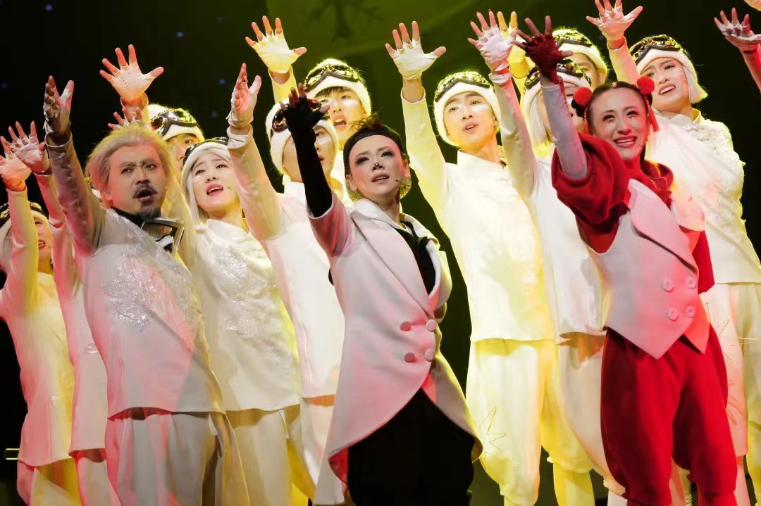 【北京】北京儿艺--儿童剧《冰墩墩雪容融之冰雪梦》