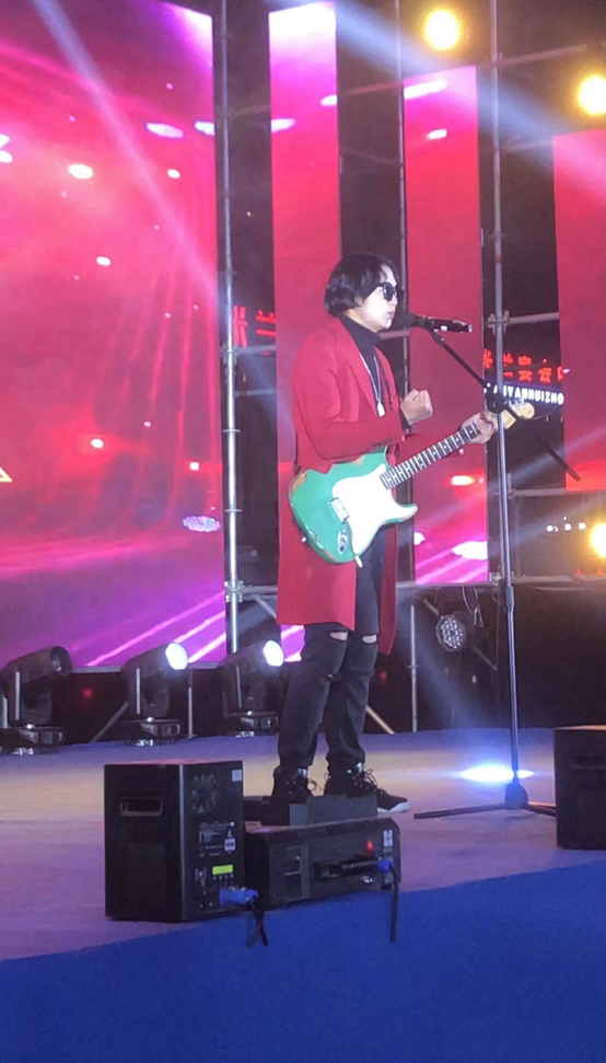 2021卓越与阿博《祝您快乐•黄家驹》致敬BEYOND91巡回演唱会-深圳站 2021卓越与阿博《祝您快乐•黄家驹》致敬BEYOND91巡回演唱会-深圳站