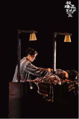 赵淼导演、邓家佳领衔主演舞台剧《被嫌弃的松子的一生》