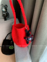 Красное [Ручка на плечо] Пятно