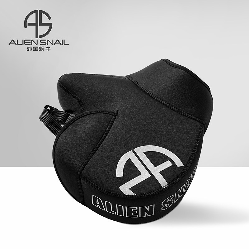 Small white alien snail locomotive to make cover winter warm anti-chill thickened electric car handlebar sleeve electric car universal