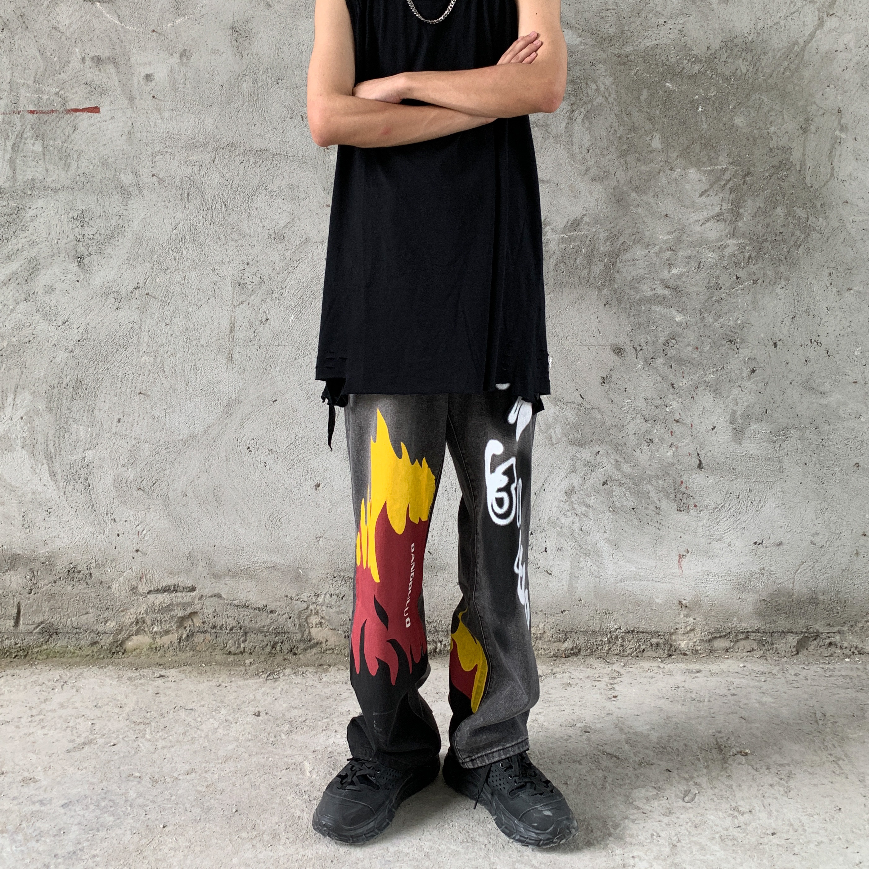 Smoke gray retro washed flame graffiti print straight tube loose mopping drop feeling tide brand Dad jeans men