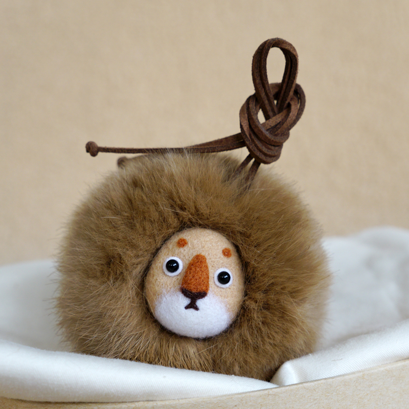 Minniw Original Handmade Wool Felt Little Lion King Round Head Bag Pendant Keychain Minniw Original Handmade Wool Felt Little Lion King Round Head Bag Pendant Keychain