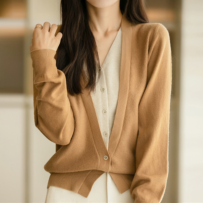 Women's New Knit Cardigan with Color-Blocking, Faux Two-Piece Design, Long-Sleeve V-Neck Slim-Fit Sweater for Spring and Autumn