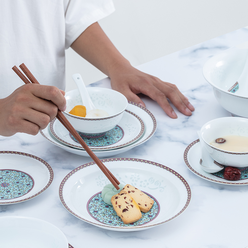 The dishes suit in The The qing dynasty royal with 28 head on colored enamel porcelain glaze and exquisite tableware suit grilled light bright green flowers