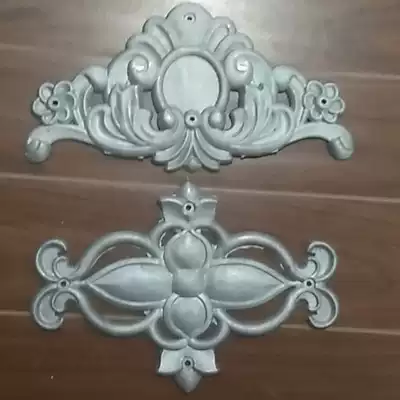 Aluminum door bottom plate Flower iron door bottom plate Flower sealing plate Flower die-cast aluminum iron door accessories under the door flower