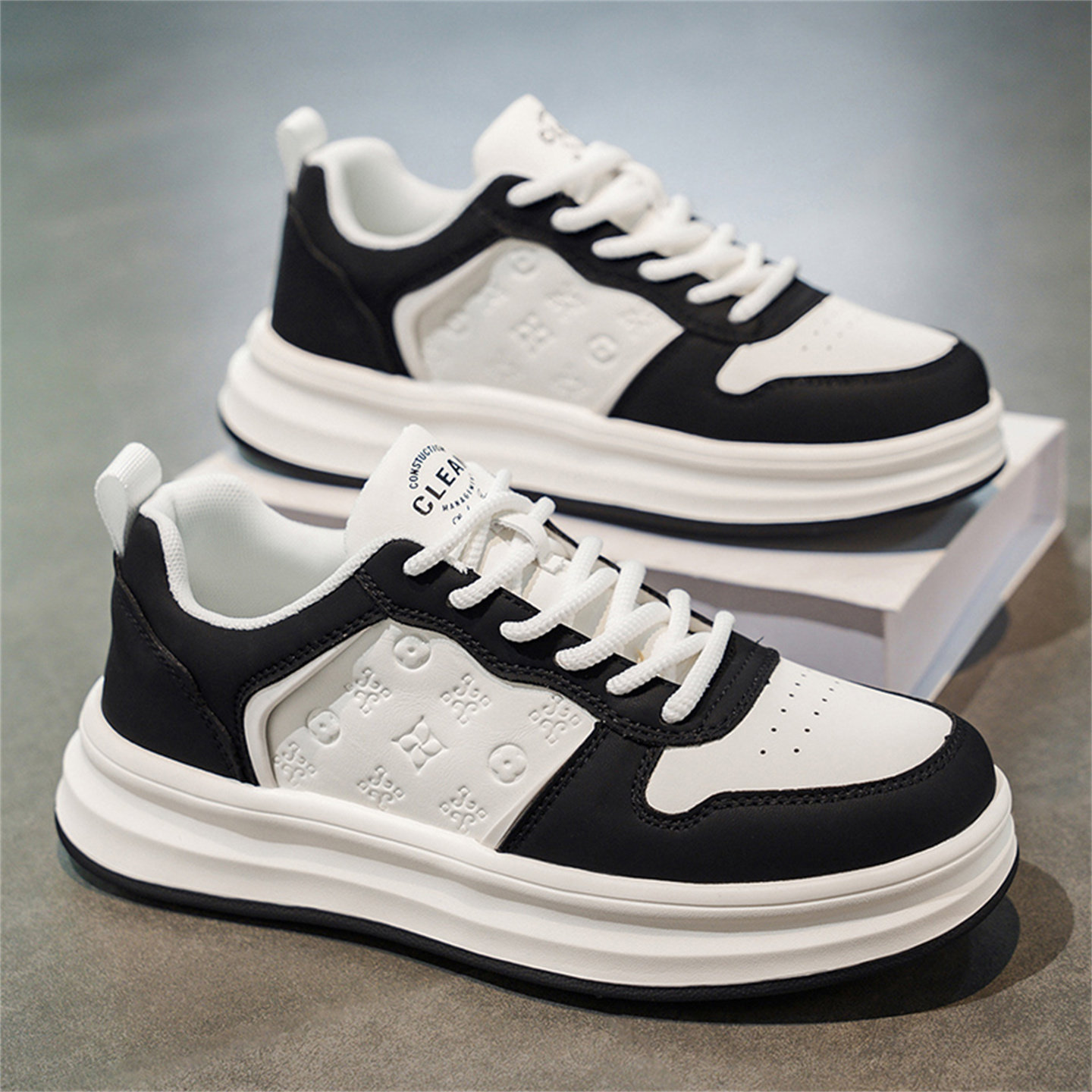 European Men's Shoes 2026 New Winter Versatile High-End Casual White Sneakers Men's Height-Increasing Sports Trendy Shoes