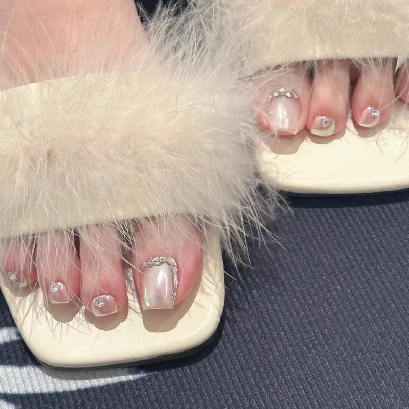Removable Handmade Wearable Nails 2024 New Model Full Diamond Toenail Manicure Finished Product High-End Nail Patches That Make Nails Look Fairer
