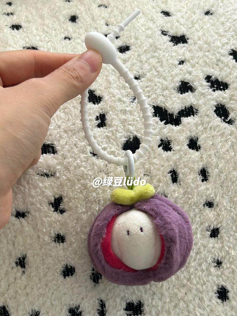LUDO Bald Fruits Mangosteen Plush Keychain detail image