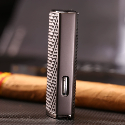 Японская надувная индивидуальность Принца, непосредственно бросилась к сигарному Prince Electronic Three Flame Pulse Pumls