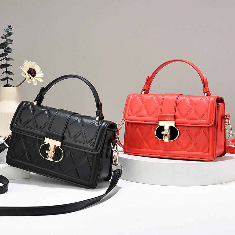 High-End Diamond-Patterned Small Square Bag 2024 New Fashion Niche Design Women's Handbag Box Shoulder Crossbody Bag