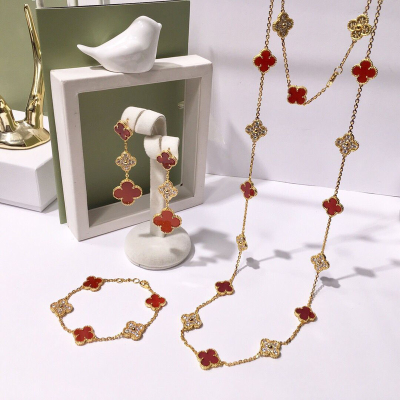 Four-Leaf Clover Necklace, Sterling Silver Plated with 18K Rose Gold, 20-Flower Long Sweater Chain, Red Agate Twenty-Clavicle Chain, High-End