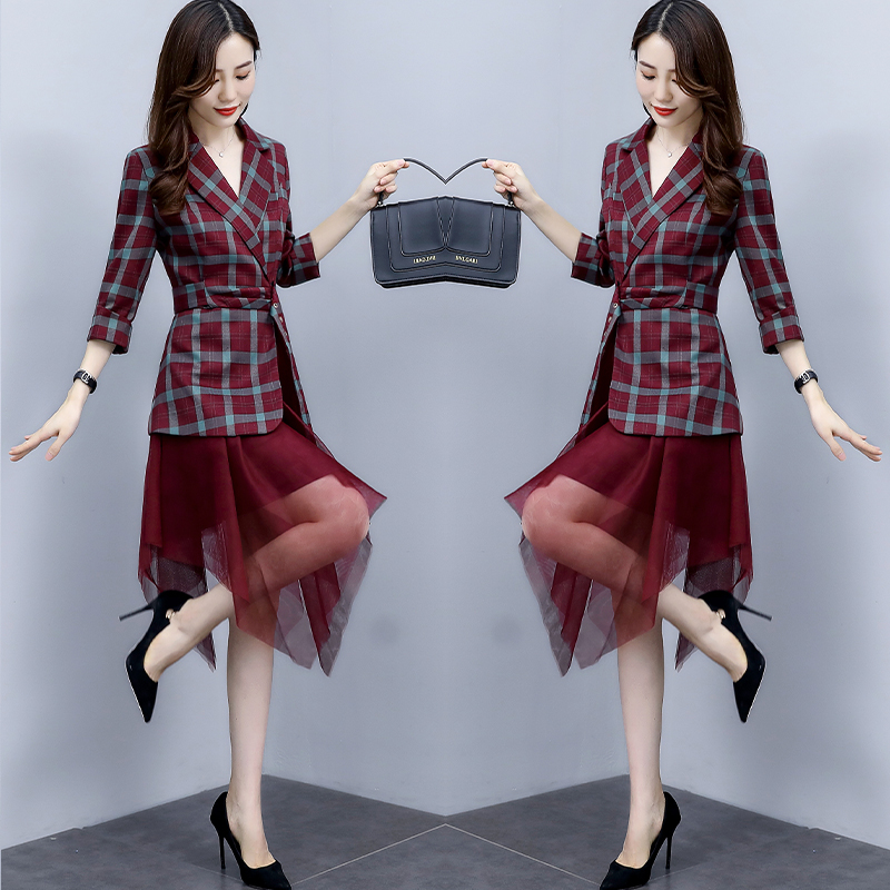 Plaid Suit Foreign Dress Women 2022 Chunqiu New fashion Temperament Goddess Van Cashew's Slim Netting Veil Skirt Tide