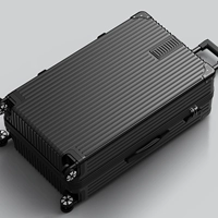 Утолщенная царапина-молнии черного цвета