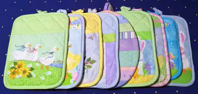 8 dining table fabric multi-purpose plate mat with composite section elements 119Z3