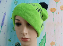 1011-58 CRMT black and green contrasting woven label warm knitted hat autumn and winter cold hat - single top