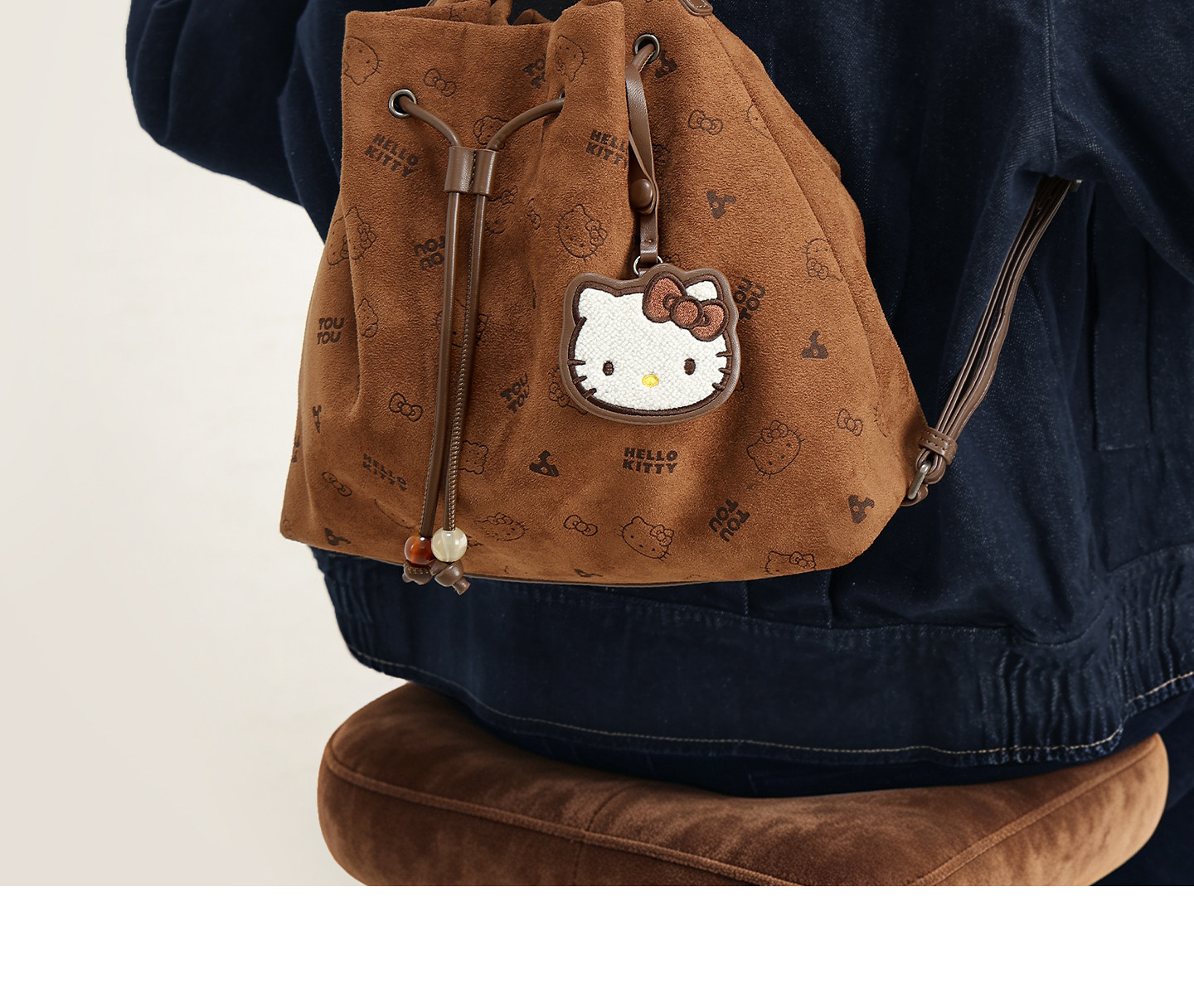 TOUTOU Hello Kitty Drawstring Bucket Bag