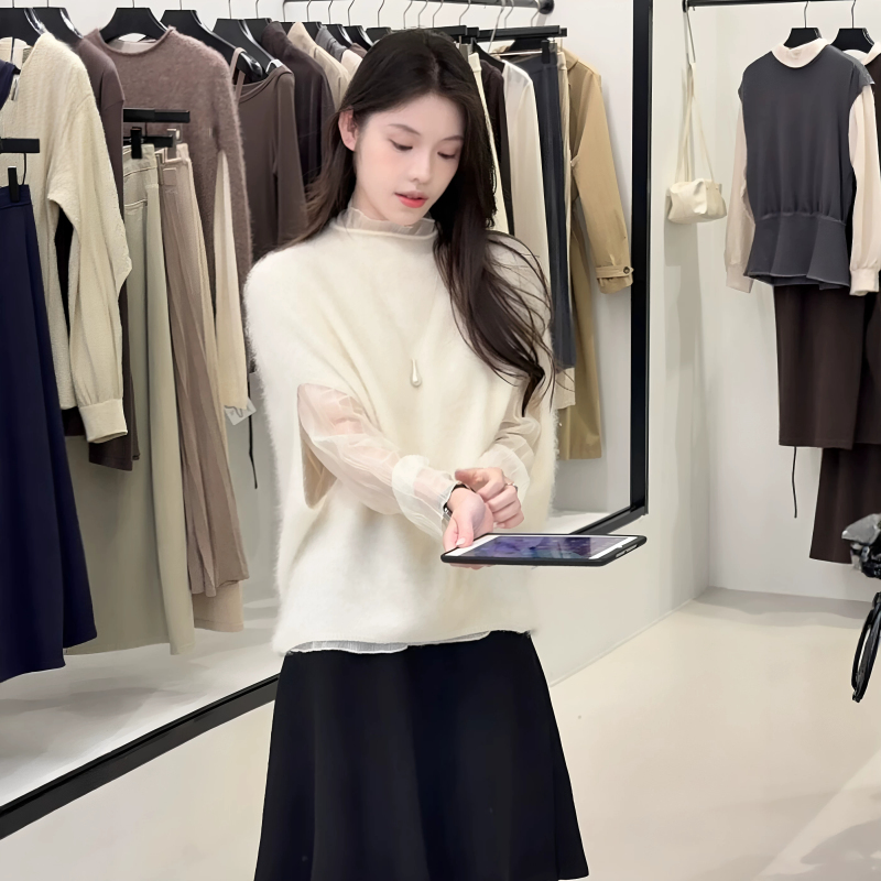 Soft and Fluffy Cloud-Like Stellalou Horsehair Luxurious Pullover Sweater Sleeveless Cape Knitwear Autumn and Winter Relaxed Top for Women