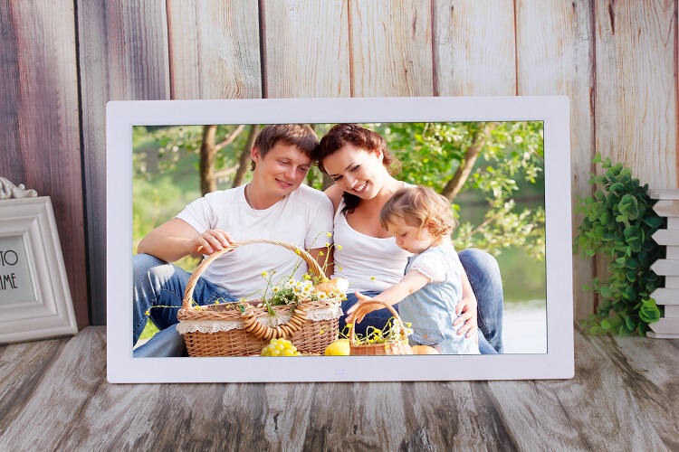 Special Promotion: 17inch / 19inch / 22inch Hd Led Screens for Wall-Mounted Digital Photo Frames/Advertising Displays