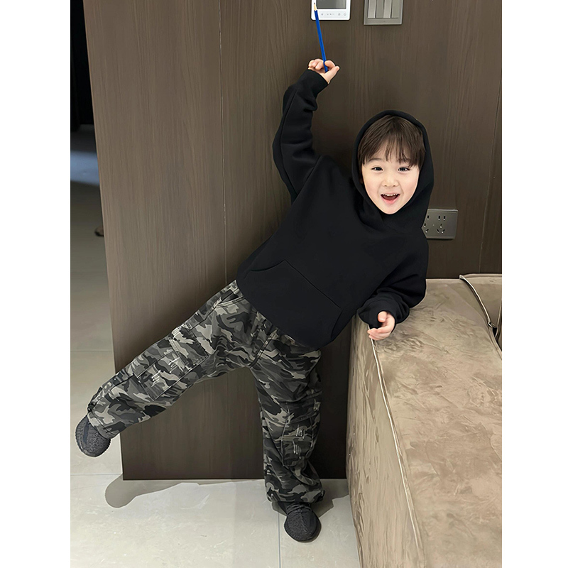 Children's Boys' Black Hooded Sweatshirt, New Autumn and Winter Style, Loose Fit, Fleece-Lined, Thickened, Solid Color Hoodie Jacket