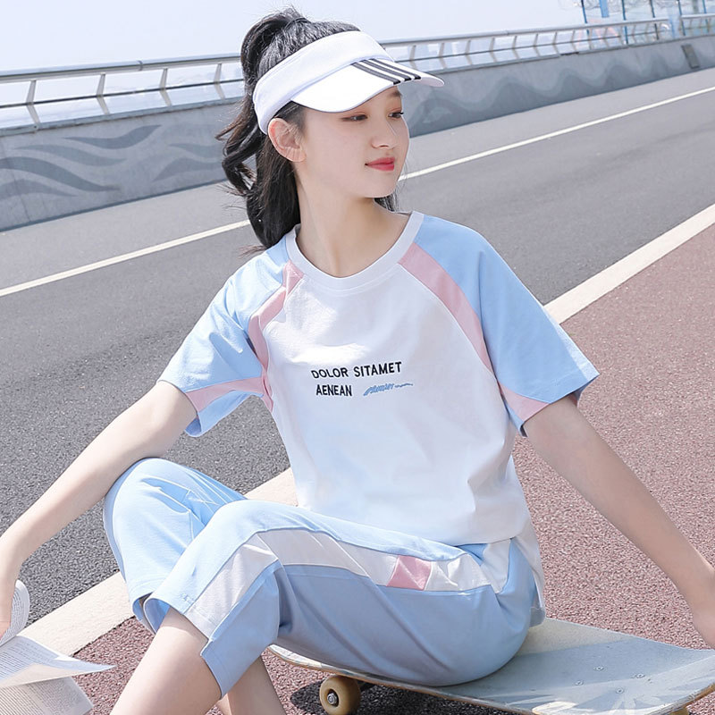 Student Short-Sleeved Casual Suit for Girls, Thin Summer Outfit, T-Shirt for Junior High School Girls, Cropped Pants, Sports Two-Piece Set