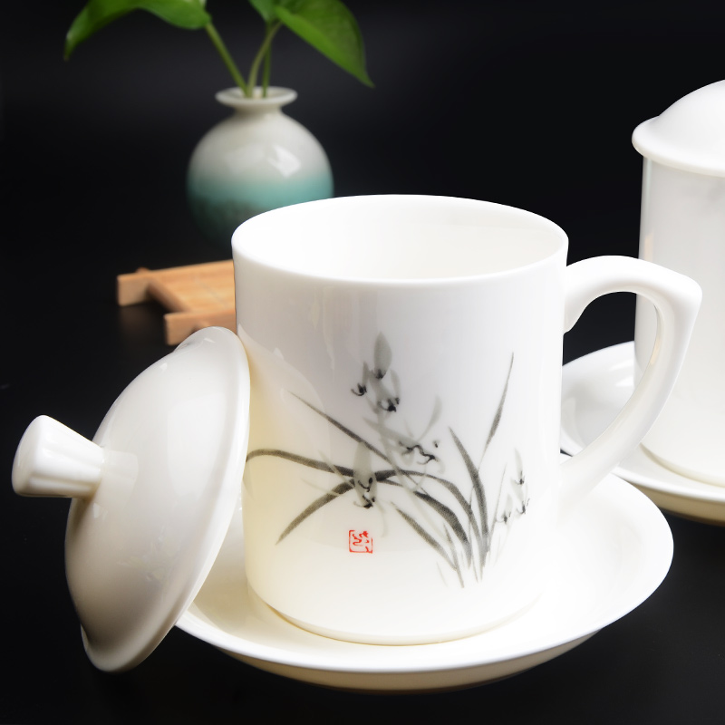 Ceramic cups with cover jade porcelain cup office cup can be customized design and color is blue and white porcelain and gift