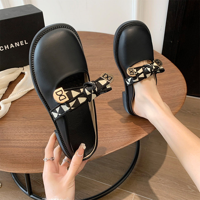 ເກີບແຕະເຄິ່ງເກີບ Baotou ສໍາລັບແມ່ຍິງທີ່ຈະໃສ່ນອກ 2024 ພາກຮຽນ spring ແລະ summer ຄົນອັບເດດ: ໃຫມ່ Muller ເກີບແບນຝຣັ່ງໃນ sandals trendy
