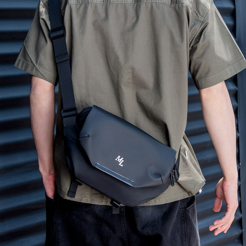 Functioning Skew Satchel Bag Men's Bag New Locomotive Mailbag Riding Backpacker Male Tide Card Tooling Sports Single Shoulder Bag-Taobao