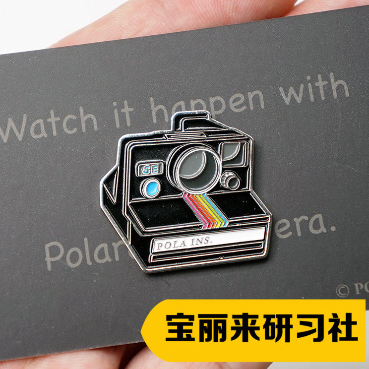 (around the workshop) Original Polaroid Camera Black Rainbow Camera Blue Button SE Type Metal Badge