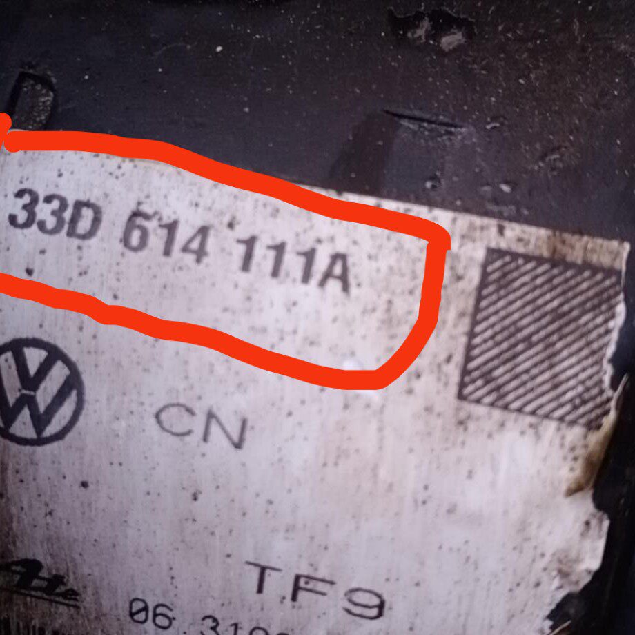 Santana small pump assembly 33d614111