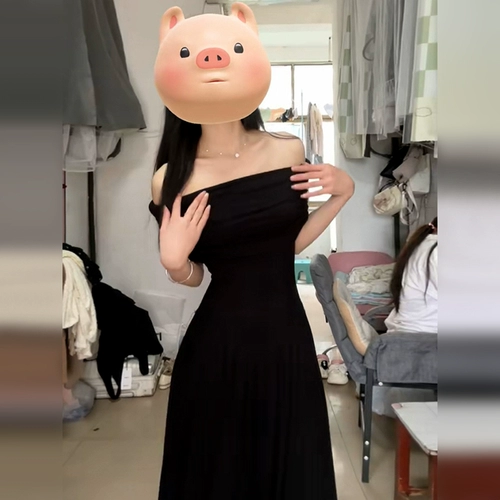 Летнее платье, длинная юбка, городской стиль, яркий броский стиль, по фигуре, открытые плечи