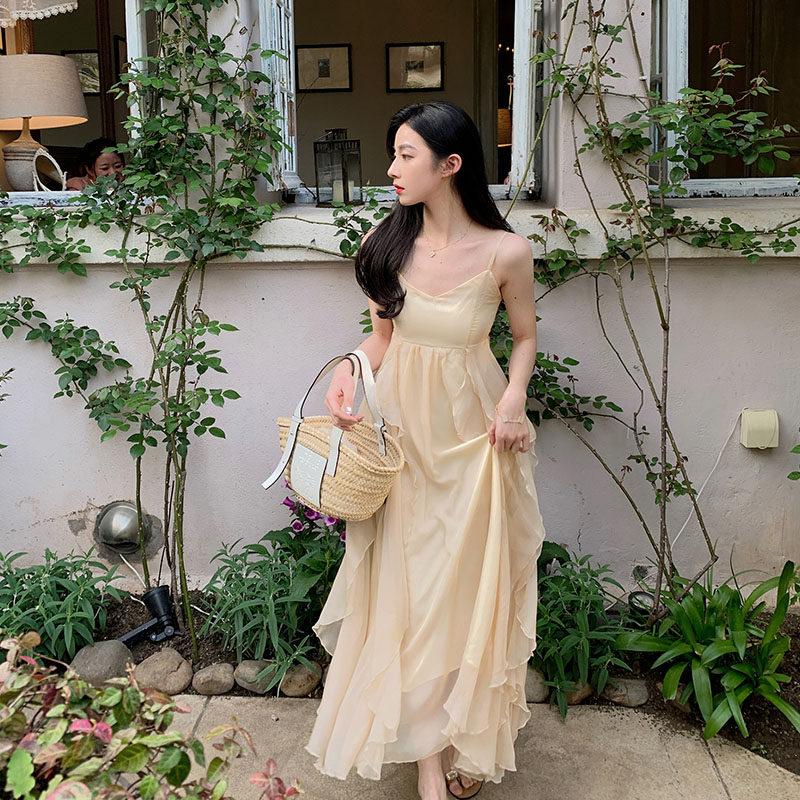 MAJEWUYU French style dew-shoulder lotus leaf with side length skirt 2022 spring and summer with super fairy first love gentle harness foreign dress