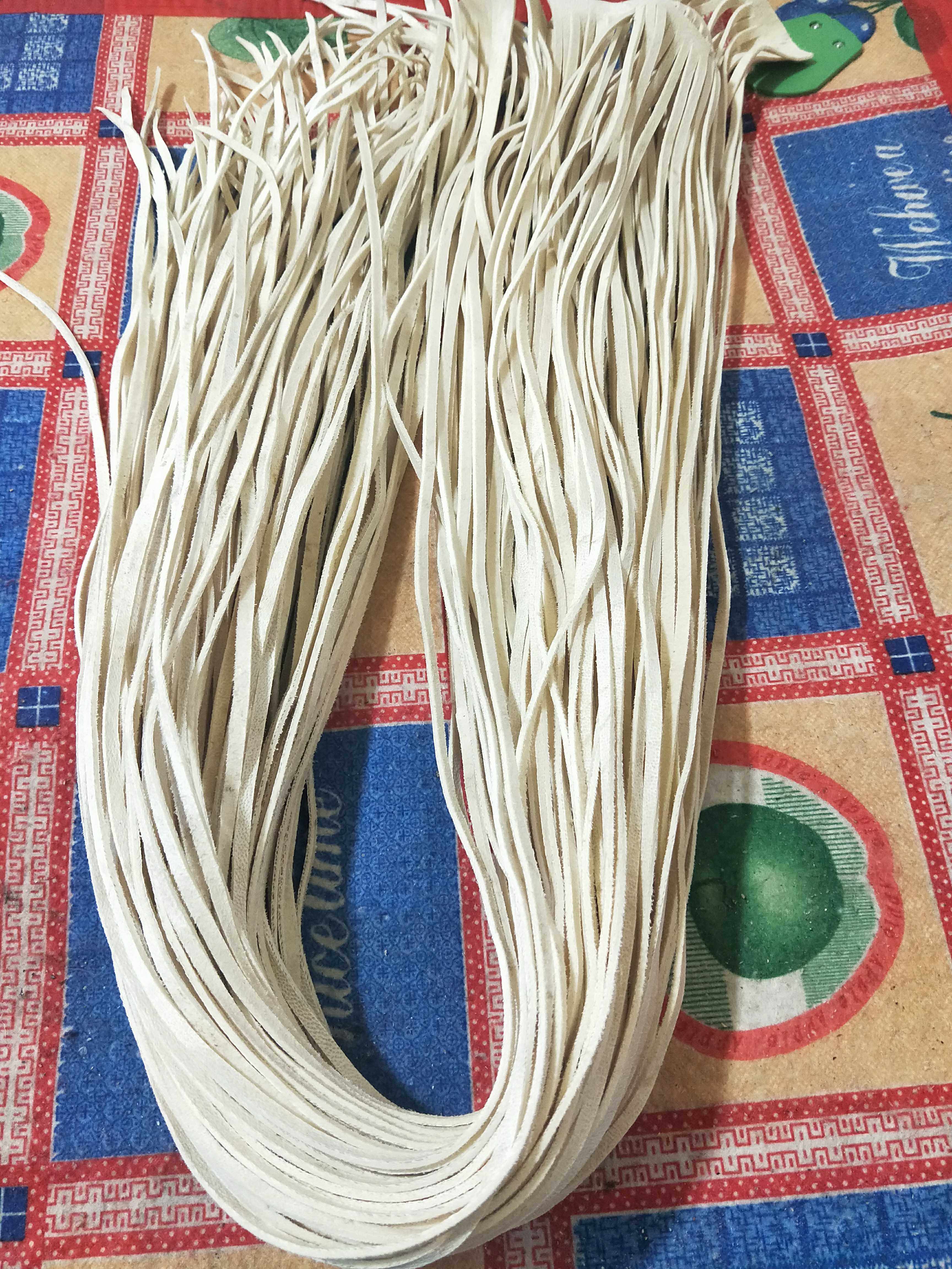 Cowhide whip material weaving leather with leather Inner Mongolia specialty grassland cowhide cooked leather is strong and durable for one meter long