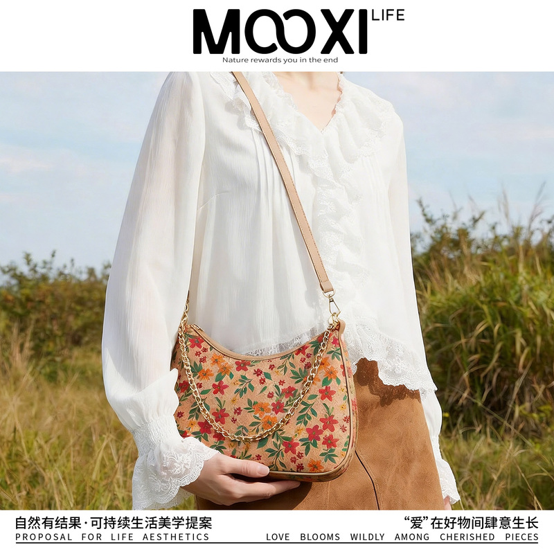Mooxi Bark Cork Moon Bag Ethnic Style Oak Underarm Bag Single Shoulder Crossbody Bag Travel Birthday Gift for Women