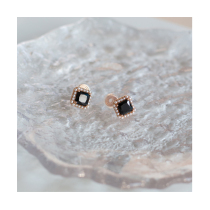 (W Dear) High sense Black Manau pearl ear clip without earbule style retro Hepburn Mosquito Incense Tray Ear