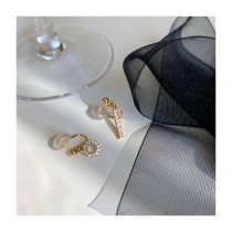 (W Dear) extremely simple wind geometric inlaid drilling ear clip woman without earhole small crowd design personality mosquito repellent coil earring