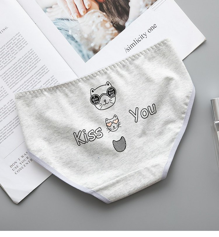 Đồ lót nữ dễ thương cotton waist 100% eo không có dấu vết cô gái cotton không kháng khuẩn tam giác quần short đầu bán buôn quần áo lót