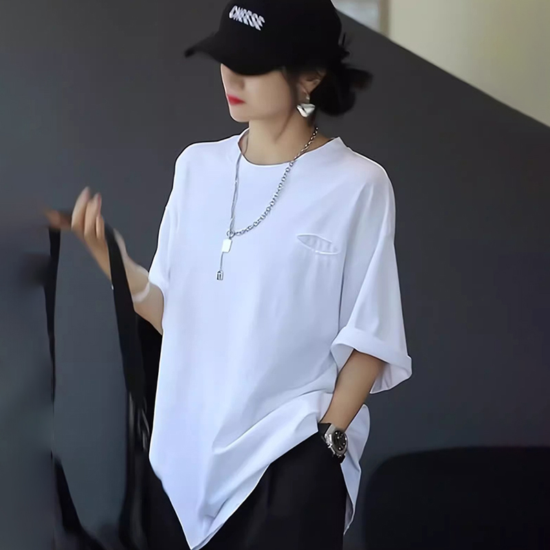 ホワイトのスタイリッシュな半袖Tシャツレディース2025新作人気夏ファッションブランド大きいバージョンゆったり半袖トップスミドル丈